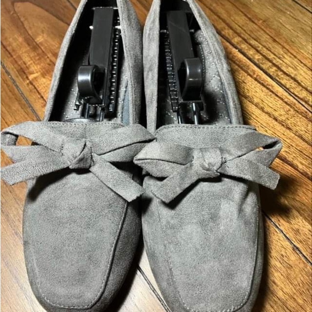Womens slip on shoes in gray faux suede size 8. Buy any of my shoes these FREE!